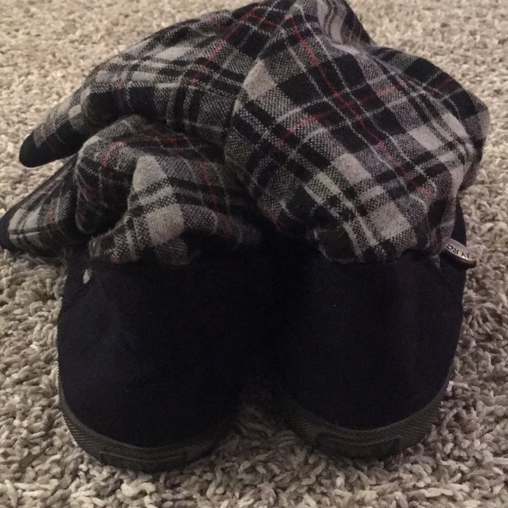 Woman’s Roxy Boots - Picture 2 of 5